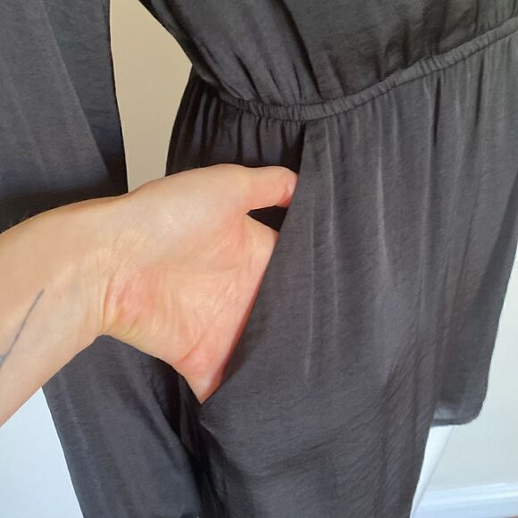 Urban Outfitters Black Satin Demy Long-Sleeve Romper Size Medium - Picture 6 of 15